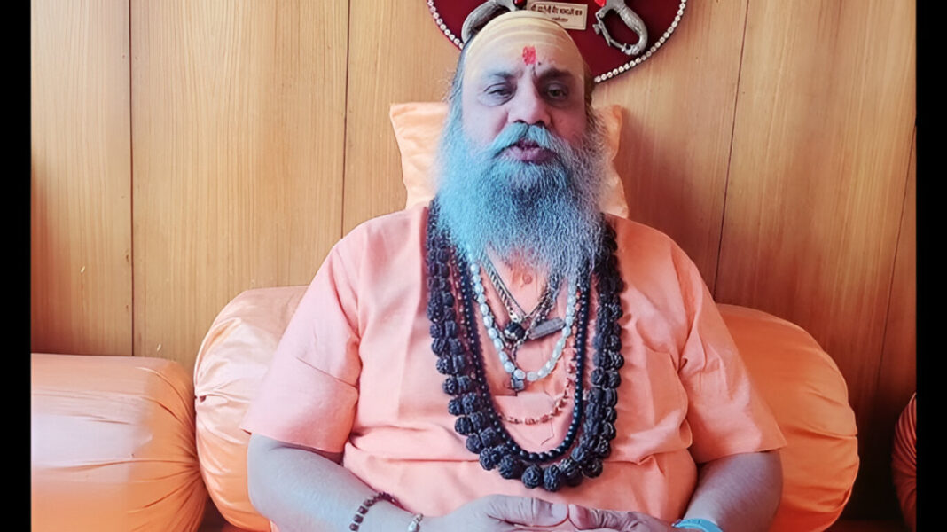 श्रीमहंत नारायण गिरि महाकुंभ में लगाएंगे सेवा शिविर, श्रद्धालुओं को मिलेंगी विशेष सुविधाएं