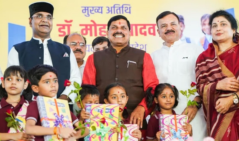 स्कूल चलें हम अभियान के तहत आज स्कूलों में होंगे भविष्य से भेंट कार्यक्रम