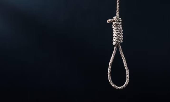 छत पर फांसी लगाकर युवक ने दी जान