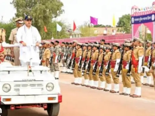 पुलिस स्थापना दिवस पर घोषणा : पुलिसकर्मियों का वर्दी और मेस भत्ता बढ़ेगा, समय पर होंगे प्रमोशन