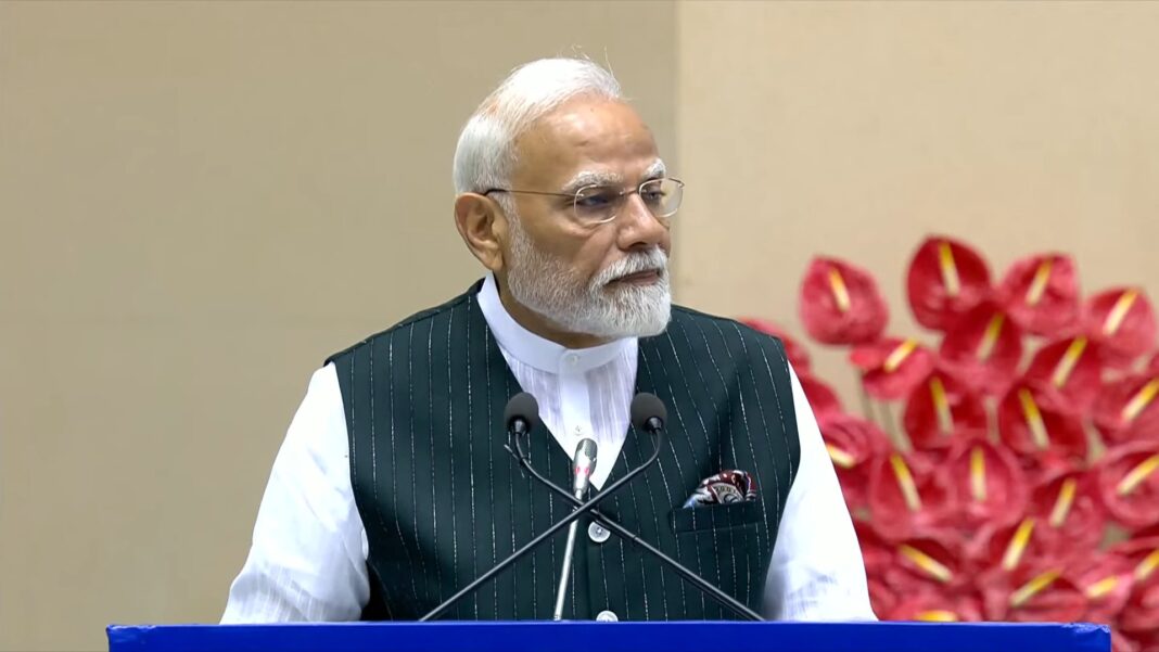 शासन, पारदर्शिता और नवाचार में नए मानक स्थापित कर रहा भारत : प्रधानमंत्री
