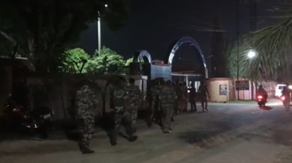 घाघीडीह केंद्रीय कारा में जिला प्रशासन की छापेमारी