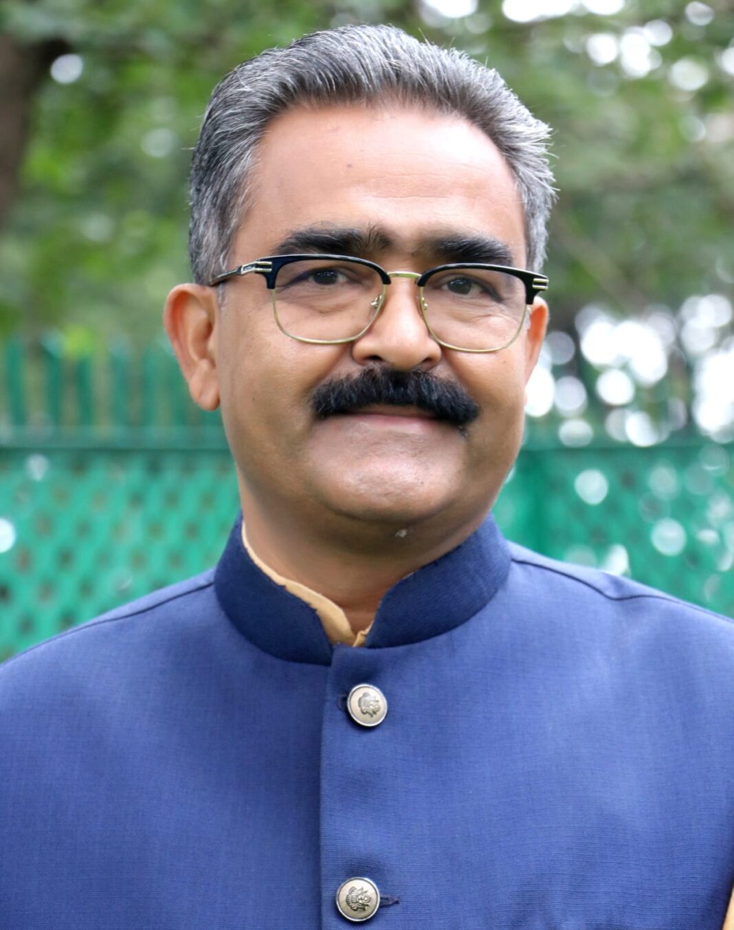 मुख्य सचिव को तत्काल निलंबित करे सरकार : बिक्रम ठाकुर