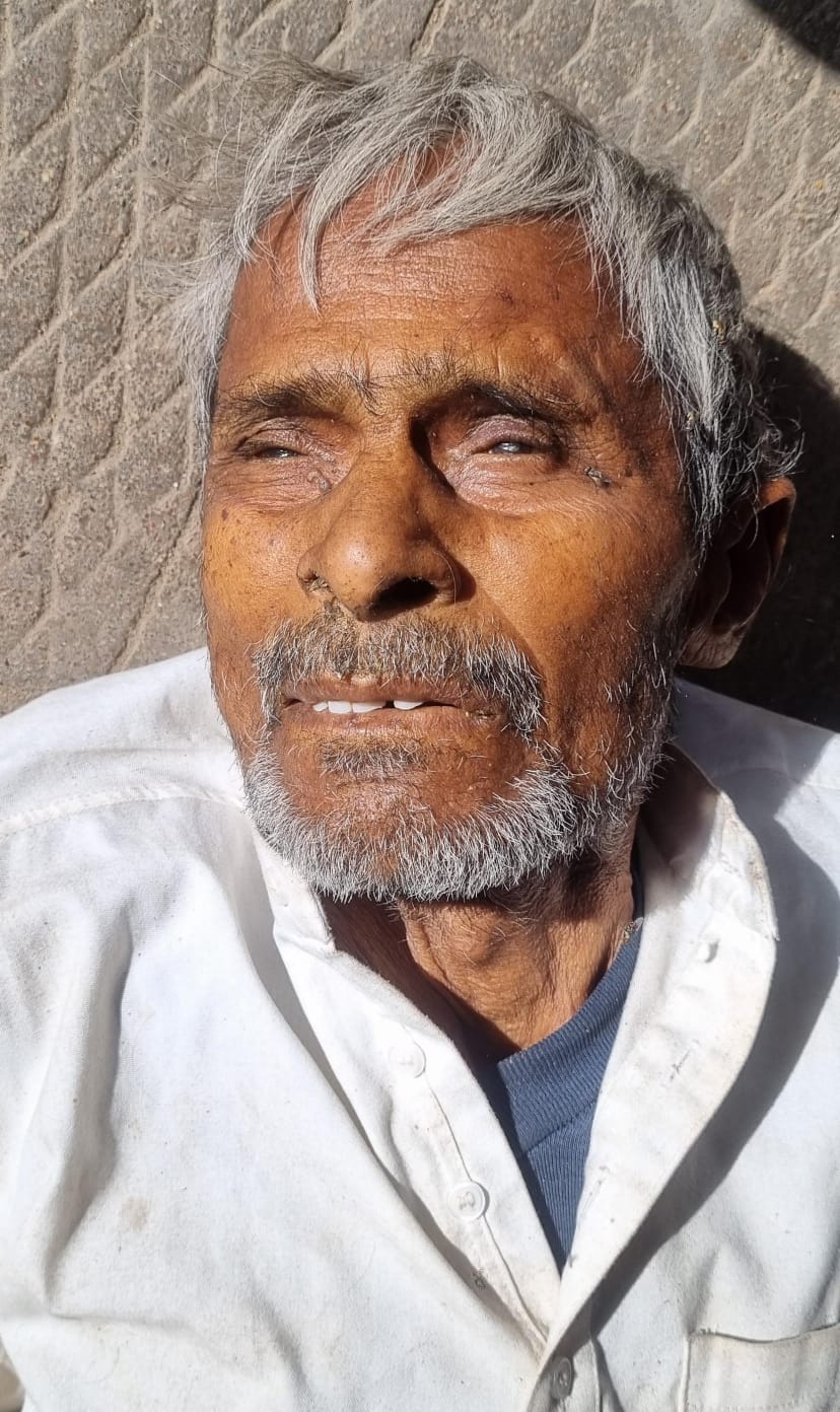 रेलवे स्टेशन में 80 वर्षीय वृद्ध का शव मिलने से फैली सनसनी