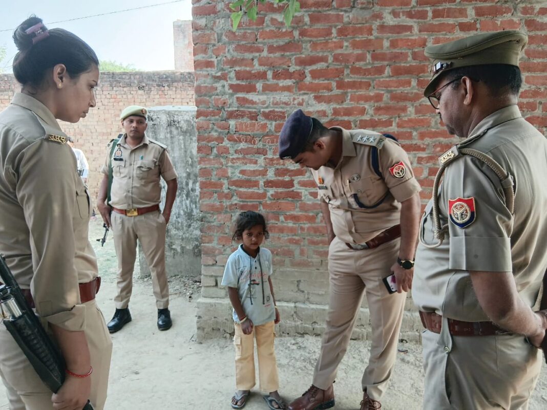 पोती के सामने कुल्हाड़ी से बहू की कर दी हत्या, आराेपित फरार