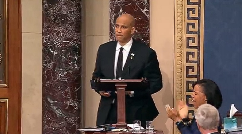 डेमोक्रेटिक बुकर 25 घंटे तक सीनेट में लगातार बोलते रहे राष्ट्रपति ट्रंप की नीतियों के खिलाफ