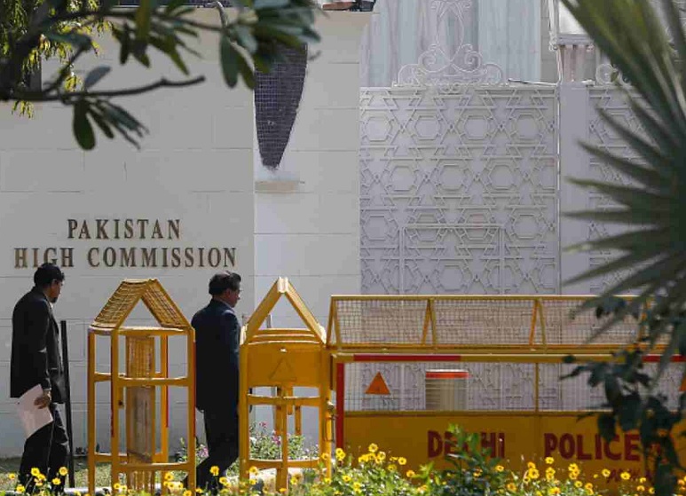 विदेश मंत्रालय ने आधीरात पाकिस्तान के शीर्ष राजनयिक साद को तलब किया, ‘पर्सोना नॉन ग्राटा’ नोट सौंपा