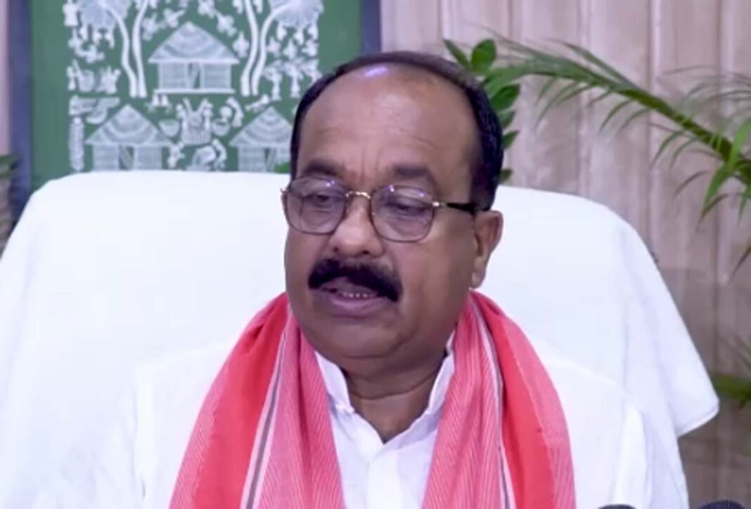 नगरीय निकायों के सार्वजनिक शौचालयों में हो स्वच्छता, उप मुख्यमंत्री साव ने अधिकारियों को दिए निर्देश