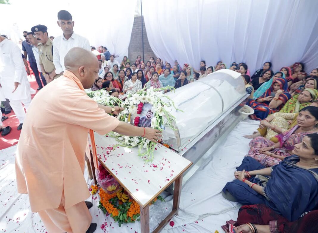 अब आतंकवाद अपनी अंतिम सांसे ले रहा है : योगी आदित्यनाथ