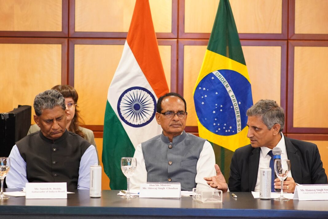 शिवराज चौहान ने ब्राजील के कृषि व्यापार समुदाय के सदस्यों से किया विचार-विमर्श