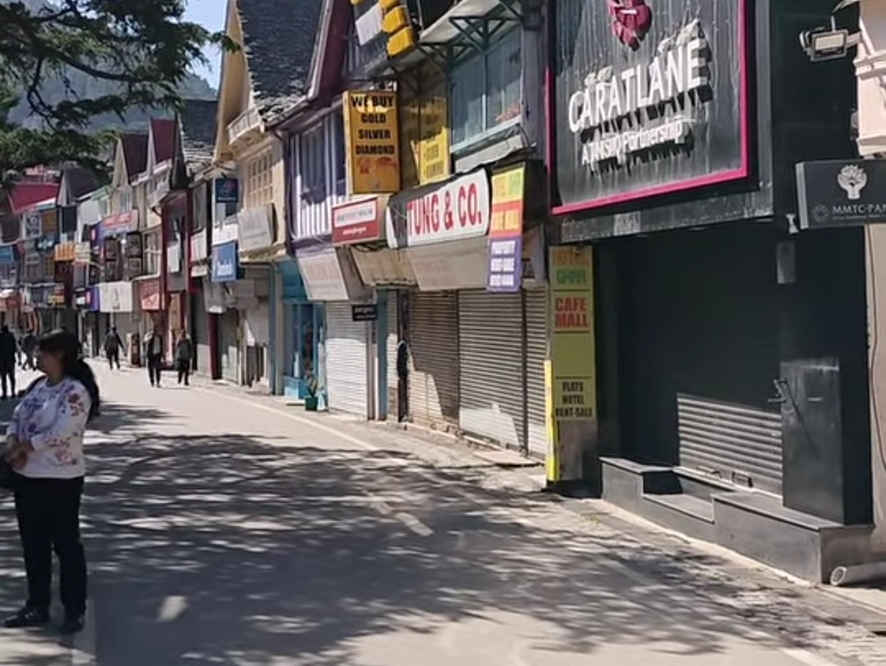 पहलगाम आतंकी हमले के विरोध में शिमला में बाजार बंद