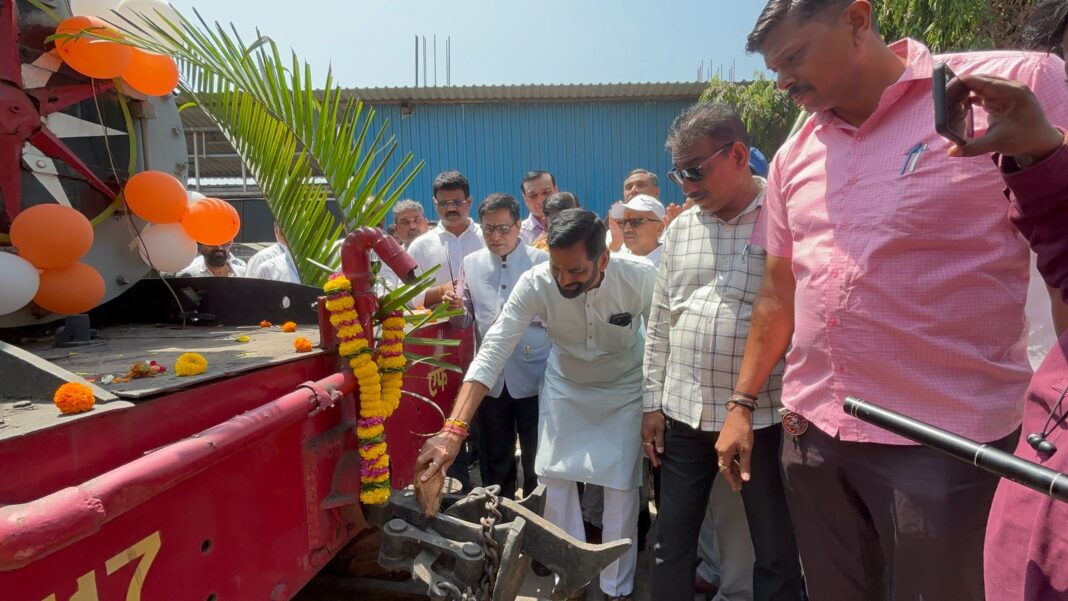 ठाणे में बीजेपी और शिंदे सेना ने अलग अलग मनाई रेलवे की 172 वर्षगांठ