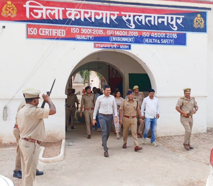 डीएम एसपी ने जेल का जिला जायजा, सुनी बंदियों की समस्याएं