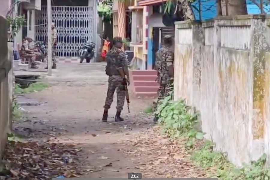 शेयर में निवेश के नाम पर धोखाधड़ी, आरामबाग में दफ्तरों और घरों सहित रिसॉर्ट पर ईडी की छापेमारी