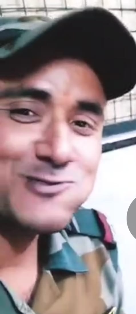 देवरिया : टीनशेड डालते समय करंट की चपेट में आकर फाैजी समेत तीन की माैत