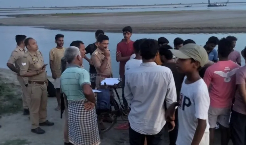 बलिया में गंगा नदी में डूबे तीन दाेस्तों के शव बरामद