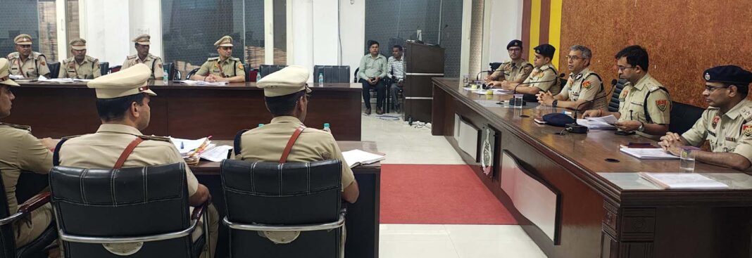 पाक जासूस पकड़े जाने के बाद हिसार पहुंचे डीजीपी ने अधिकारियों संग की बैठक