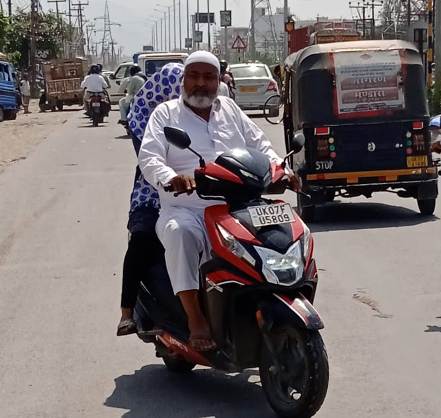 देहरादून में ट्रैफिक अभियान: बिना हेलमेट, ट्रिपल राइडिंग पर कसा शिकंजा