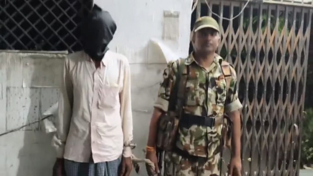 रेलवे स्टेशन को उड़ाने वाला नक्सली लाल यादव को एसटीफ ने किया गिरफ्तार