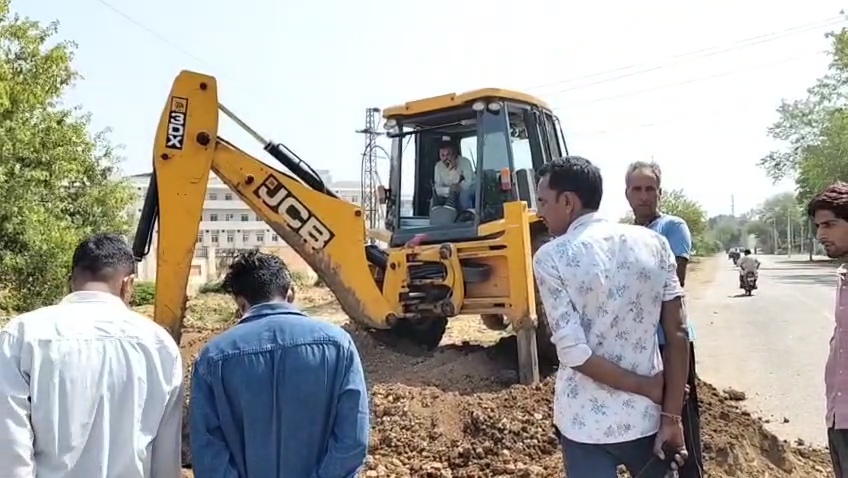 जेसीबी से हुआ अदानी गैस की पाइप लाइन में लीकेज, मचा हड़कंप