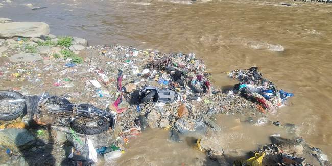 रुद्रप्रयाग में भारी बारिश से बहे 12 दोपहिया वाहन, जनहानि नहीं