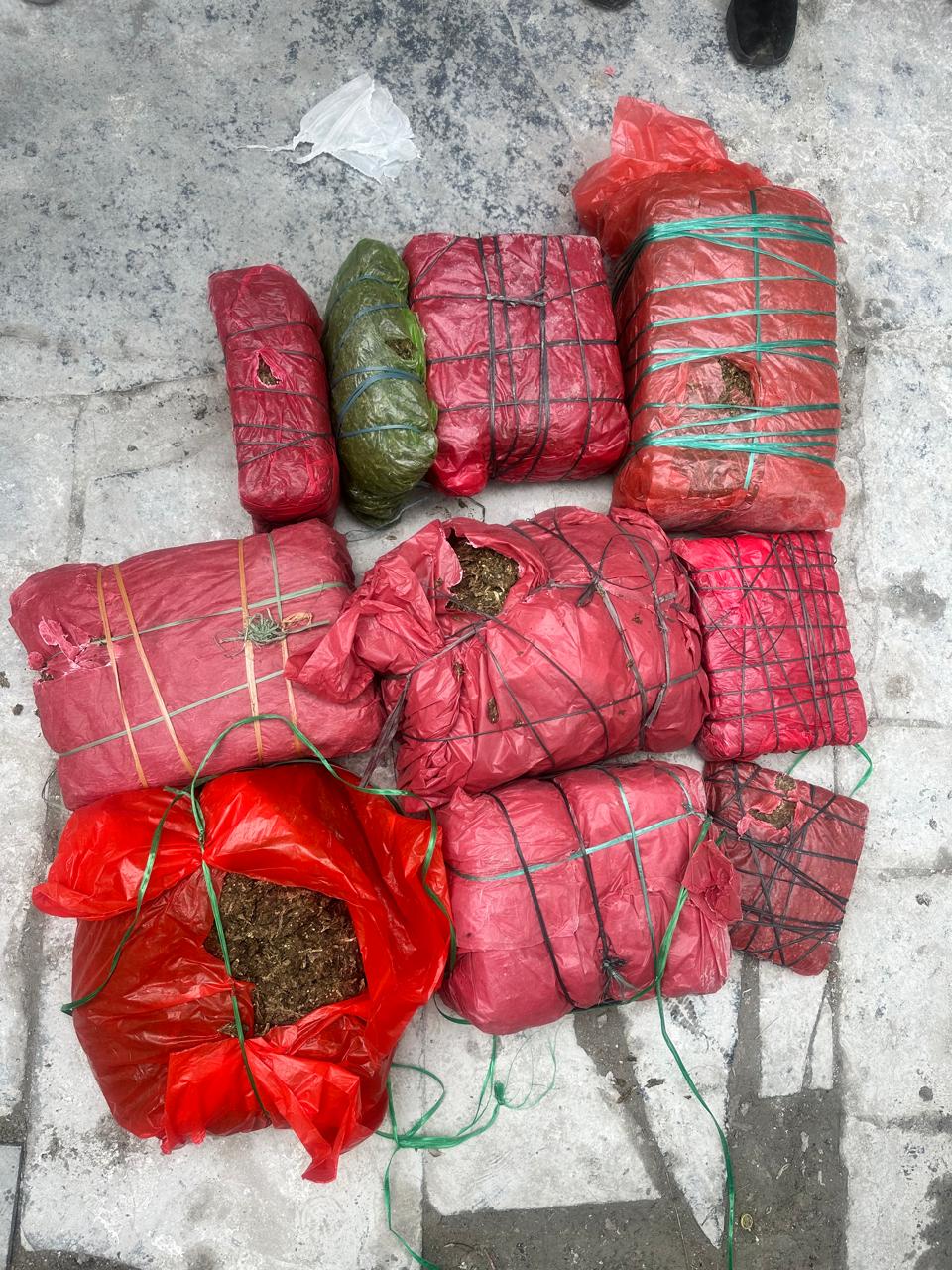 चंदेरिया स्थित केमिकल्स गोदाम पर नारकोटिक्स का छापा, 48 किलो से ज्यादा गांजा पकड़ा