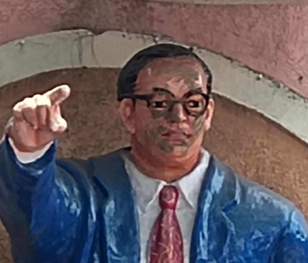 असमाजिक तत्वों ने डॉ भीमराव अंबेडकर की मूर्ति पर पोती मिट्टी, पुलिस जांच में जुटी