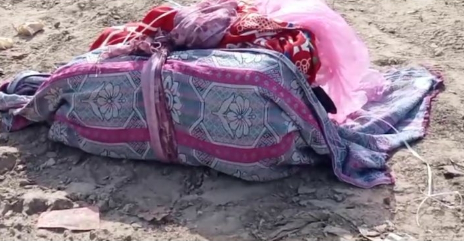 गाजियाबाद: नहर किनारे सूटकेस में मिली विवाहिता की लाश, इलाके में सनसनी