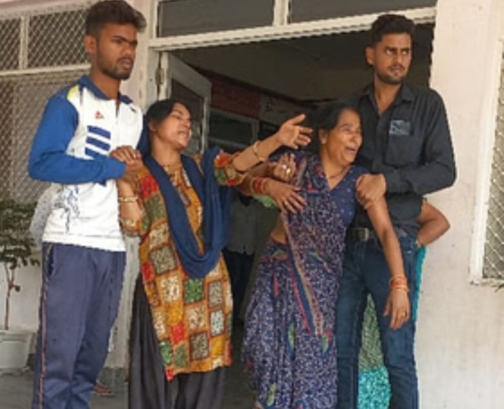 कार-साइकिल की टक्कर में दो छात्राओं की दर्दनाक मौत