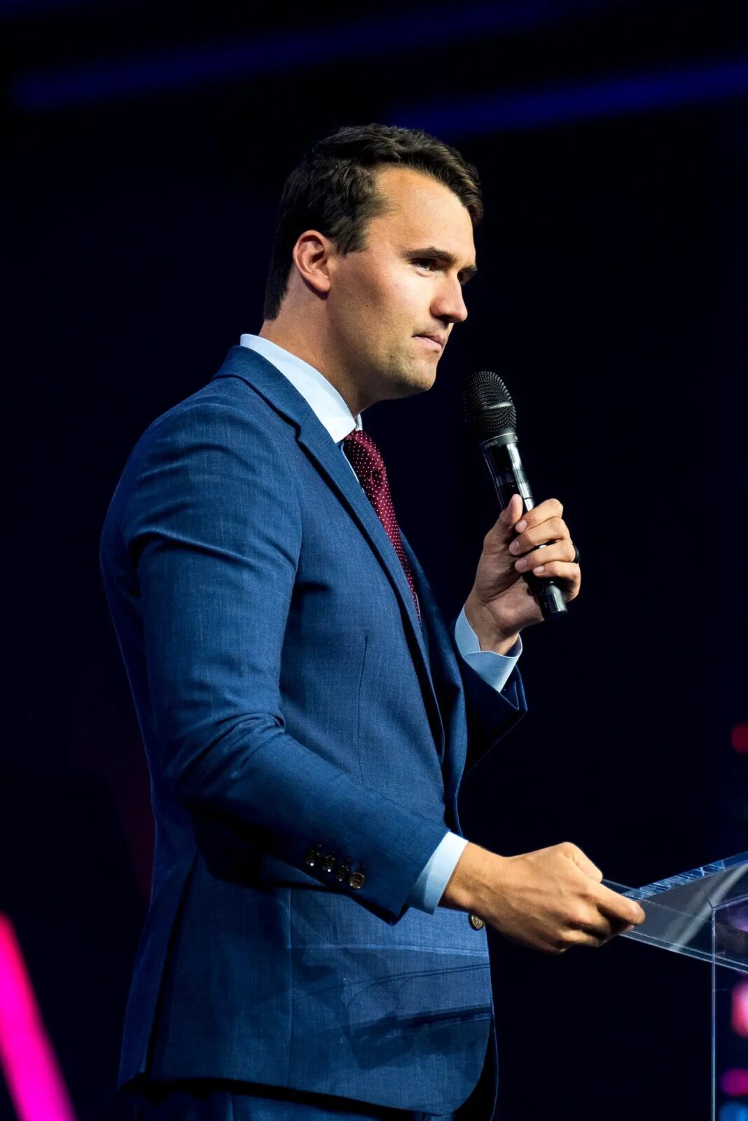 अमेरिका में चार्ली किर्क की हत्या: जानिए कैसे हिल गया पूरा देश