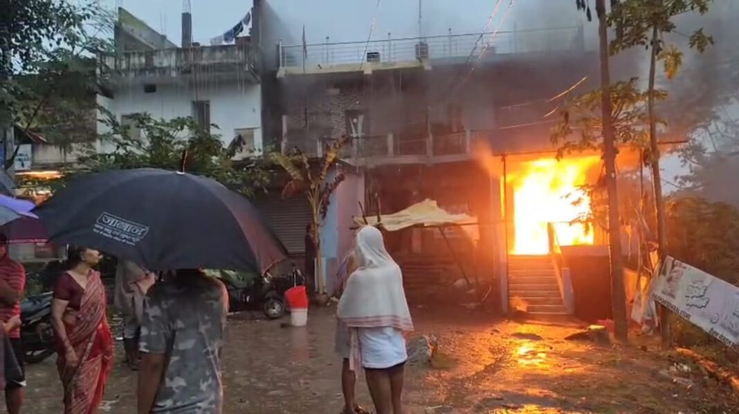 3c7ff31ef6904bab0a3a988e166ef2d8_1216682767