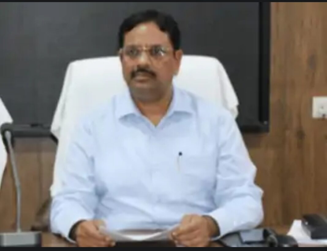 औरैया में गुंडा एक्ट की कड़ी कार्रवाई! तीन अपराधी छह माह तक जिला बदर – डीएम ने दिया सख्त संदेश