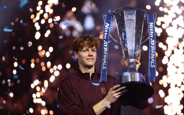 एटीपी फाइनल्स 2025: जैनिक सिनर ने अल्कारेज़ को हराकर लगातार दूसरा खिताब जीता – पूरी रिपोर्ट पढ़ें!