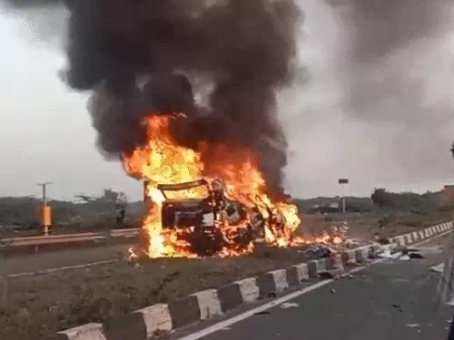 पाली हादसा: स्कॉर्पियो और मिनी ट्रक की जोरदार टक्कर, युवक जिंदा जला – देखें दर्दनाक मंजर