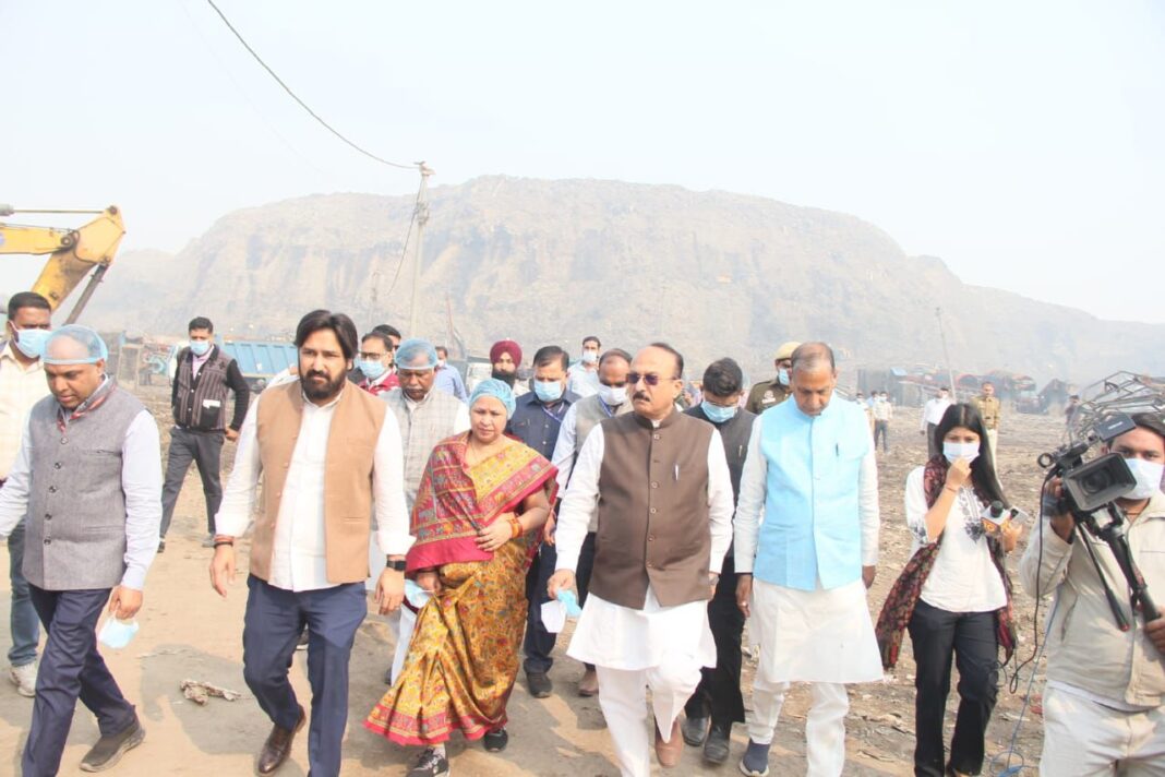 भलस्वा लैंडफिल साइट पर मंत्री आशीष सूद का निरीक्षण, डस्ट प्रदूषण रोकने के निर्देश