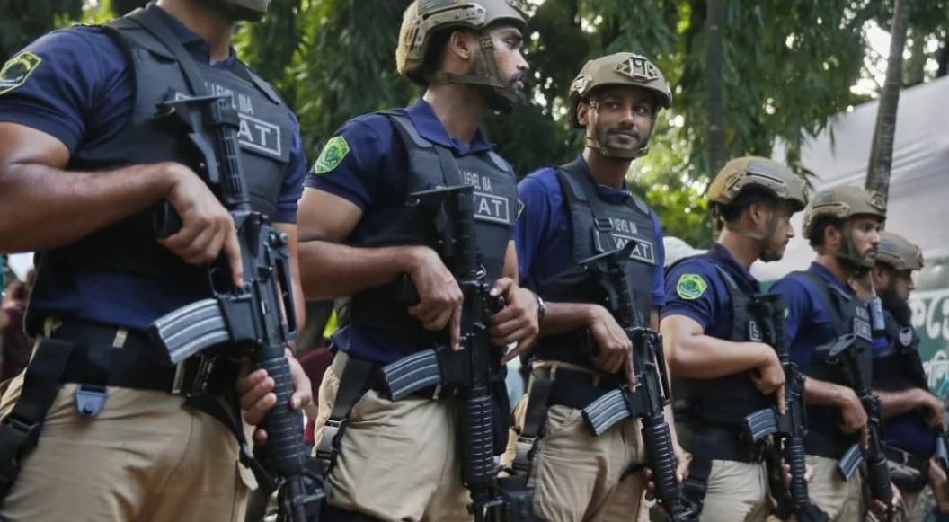 बांग्लादेश की अपदस्थ पीएम हसीना पर आज फैसला—ढाका में हाई अलर्ट, सेना तैनात