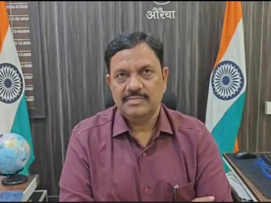 औरैया में तीन शातिर अपराधी छह माह के लिए जिला बदर, प्रशासन की कड़ी कार्रवाई