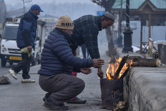 कश्मीर घाटी में शीतलहर का कहर, ज्यादातर इलाकों में न्यूनतम तापमान शून्य से नीचे