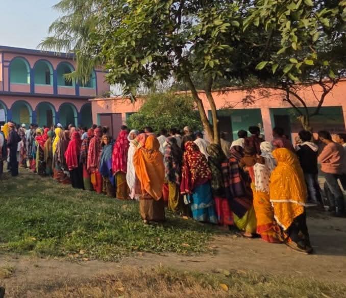 अररिया में आधी आबादी ने पुरुषों को छोड़ा पीछे, महिलाओं ने 15% अधिक मतदान कर रचा रिकॉर्ड