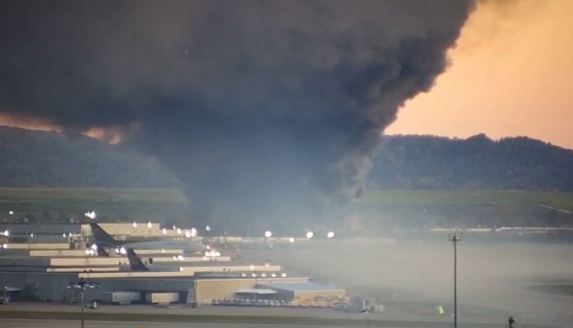 अमेरिका में बड़ा हादसा: यूपीएस कार्गो विमान दुर्घटनाग्रस्त, तीन सदस्य सवार थे