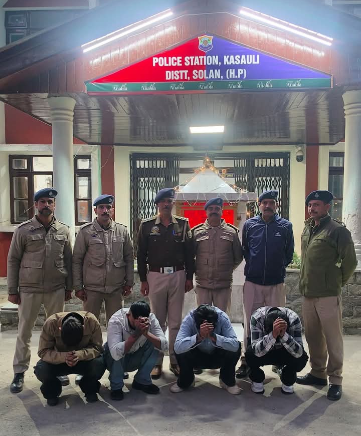 सोलन पुलिस की बड़ी कार्रवाई — पंजाब के चार युवकों से 62 ग्राम हैरोइन बरामद