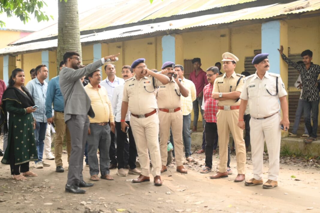 सीएम नीतीश कुमार के रानीगंज दौरे से पहले डीएम-एसपी ने सुरक्षा व्यवस्था का किया निरीक्षण