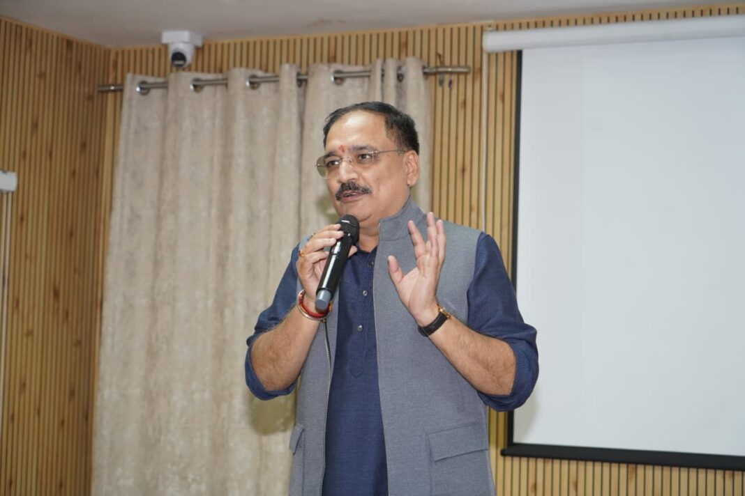 वंदेमातरम युवाओं में राष्ट्र प्रेम की ऊर्जा जगाता है : वीरेंद्र सचदेवा