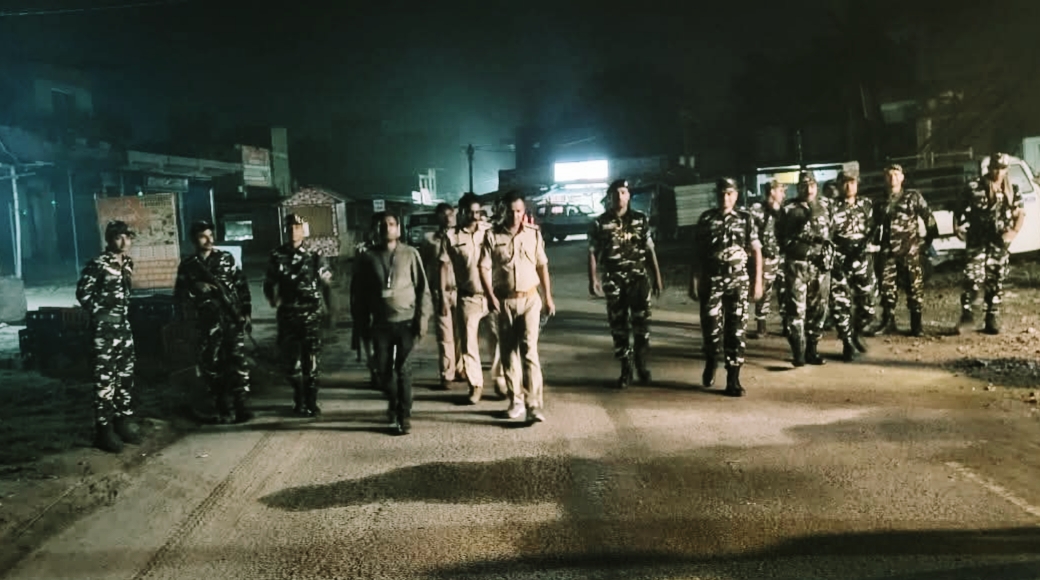 भारत-नेपाल बॉर्डर पर सख्त निगरानी! जिला पुलिस व SSB की संयुक्त रात्रि गश्ती जारी