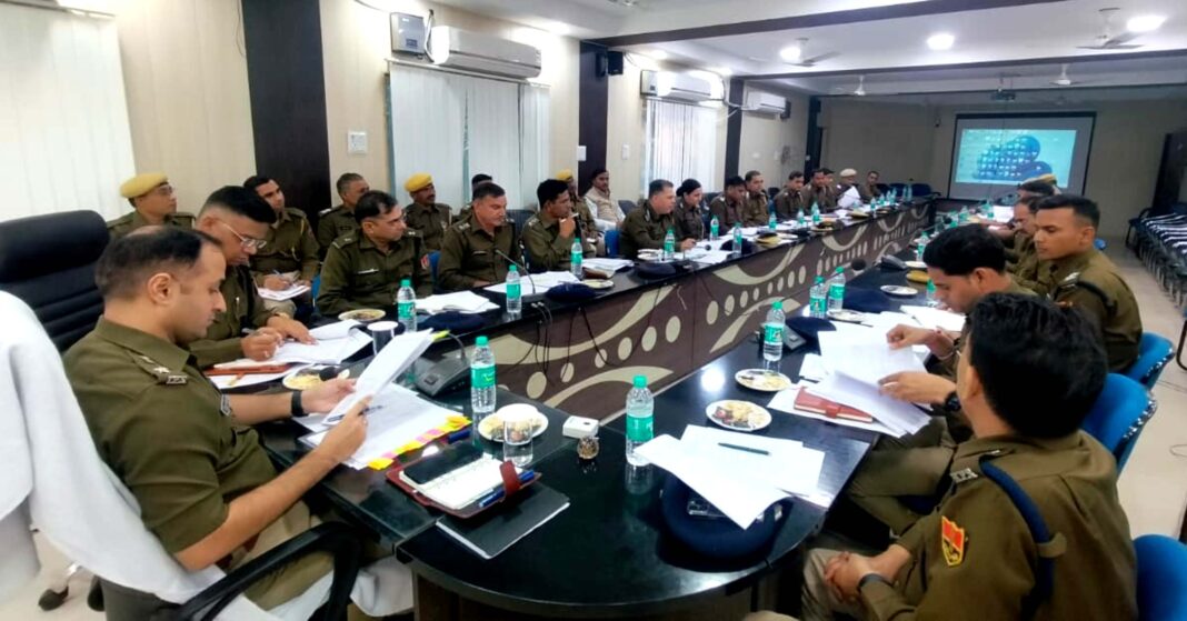 धौलपुर एसपी ने क्राइम मीटिंग में दिए सख्त निर्देश, लंबित प्रकरणों के शीघ्र निस्तारण का आदेश