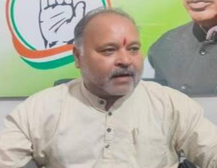 योजनाओं के नाम बदलने में भाजपा माहिर : राकेश सिन्हा