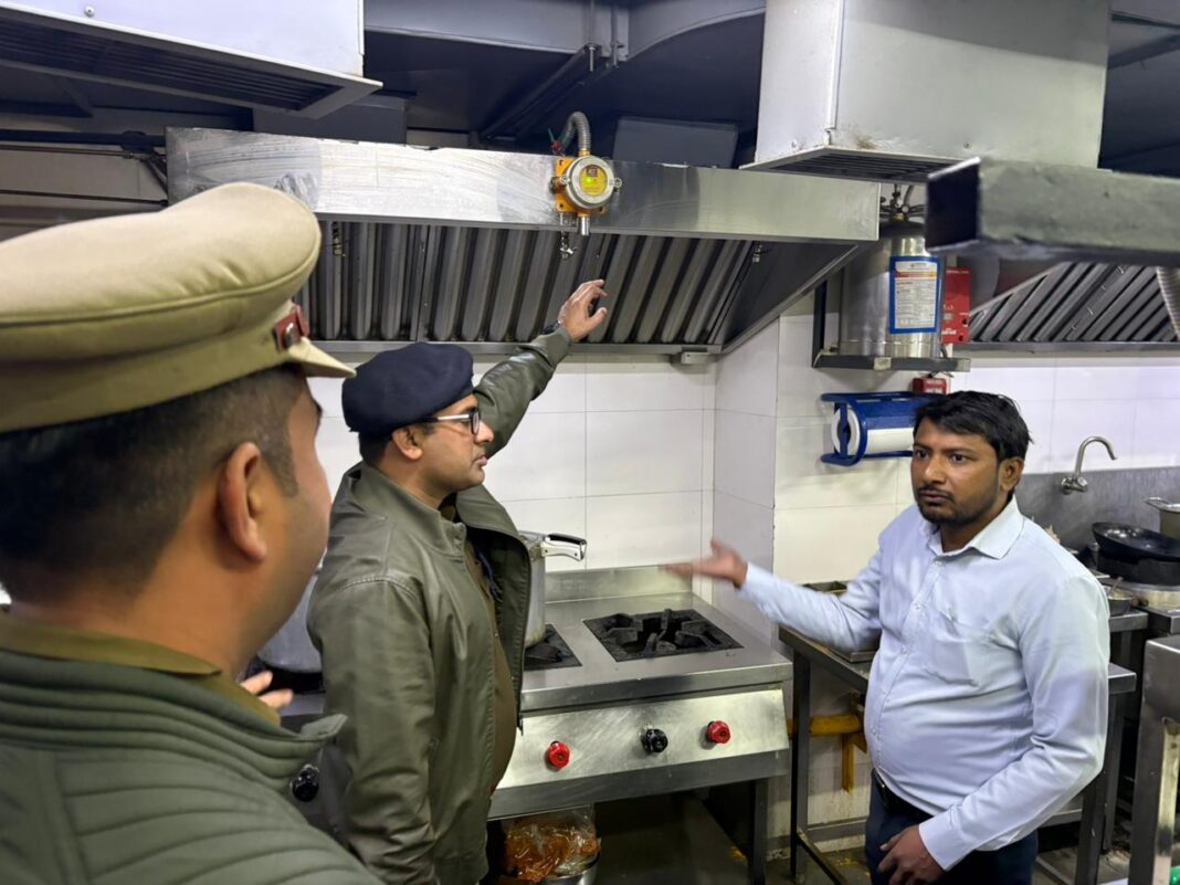 गौतमबुद्ध नगर में रेस्टोरेंट–बार की सघन जांच, 50 प्रतिष्ठानों का औचक निरीक्षण