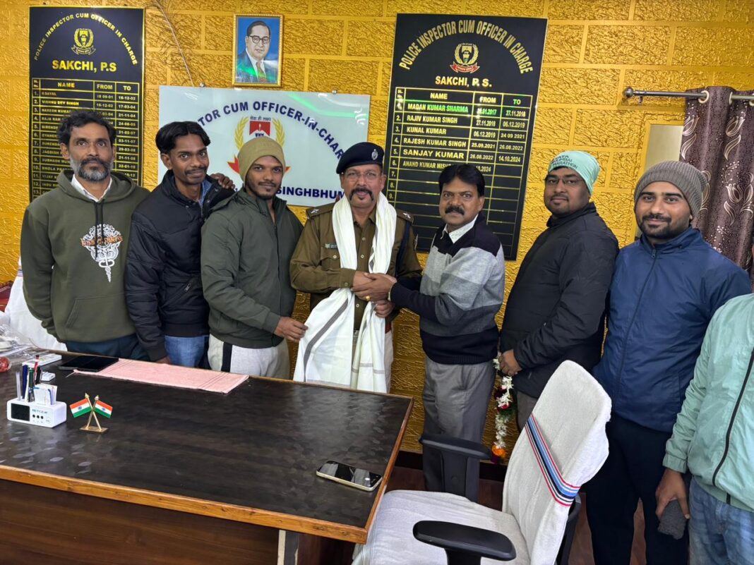 रनजीनियर्स ग्रुप ने इंस्पेक्टर आनंद मिश्रा का किया सम्मान, हाफ मैराथन में शानदार प्रदर्शन