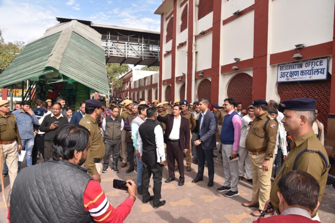 उर्स के दौरान अजमेर रेलवे स्टेशन पर डीआरएम ने व्यवस्थाओं का लिया जायजा