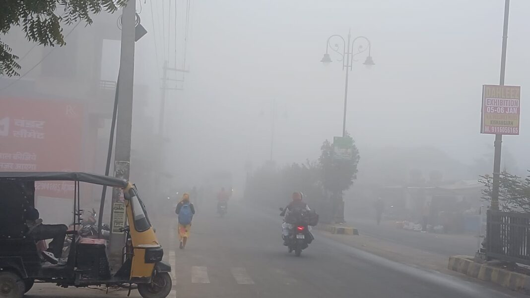 राजस्थान में ठंड के बीच बारिश का अलर्ट, जानिए किन जिलों में बरसेंगे बादल